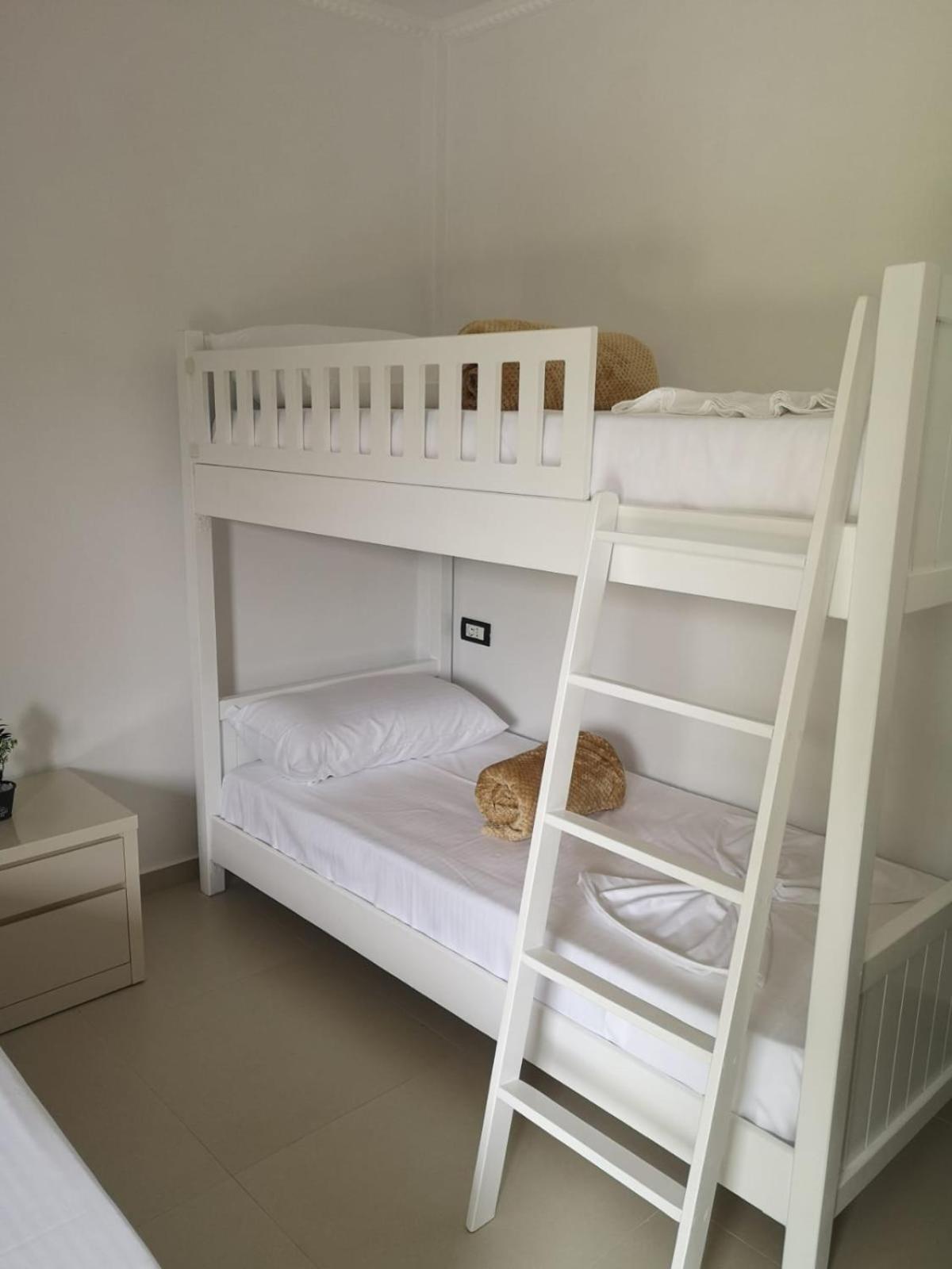 Guest House Emi Берат Экстерьер фото