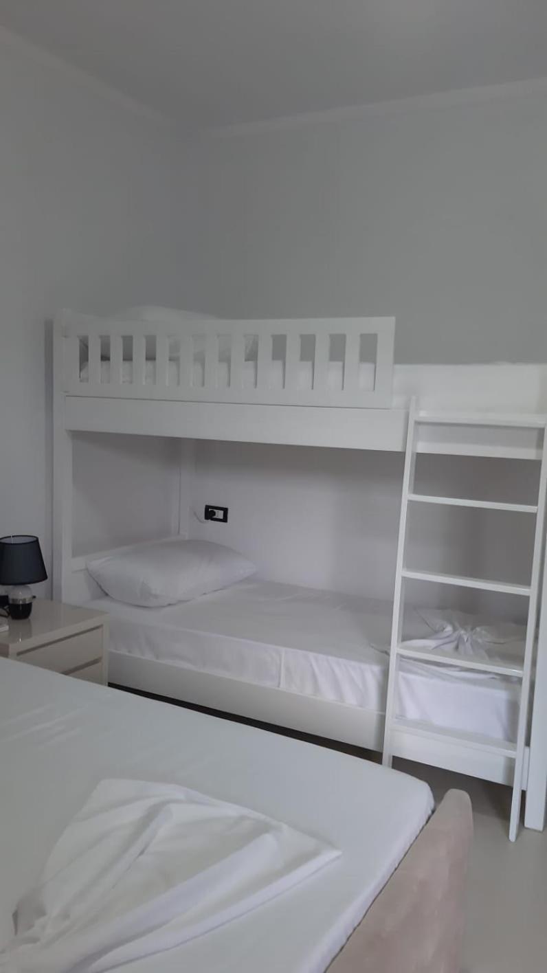 Guest House Emi Берат Экстерьер фото